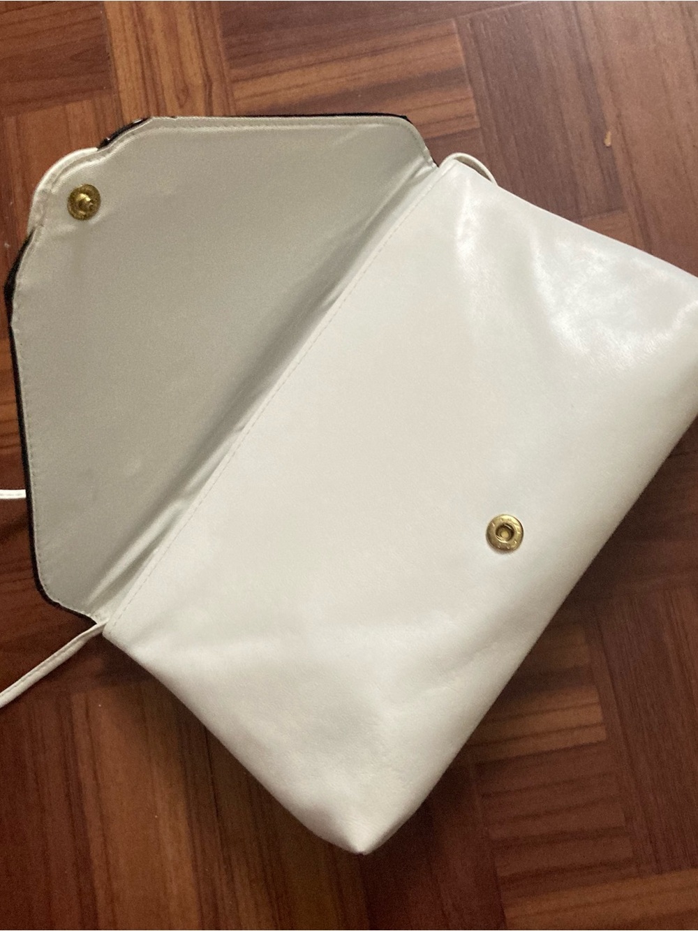 Vintage 80s Patent Leather Purse Two Tone White and Black - Picture 5 of 7